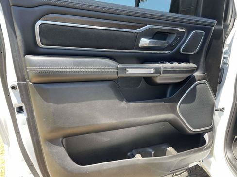 Used 2022 RAM 1500 Laramie AWD/4WD image 5