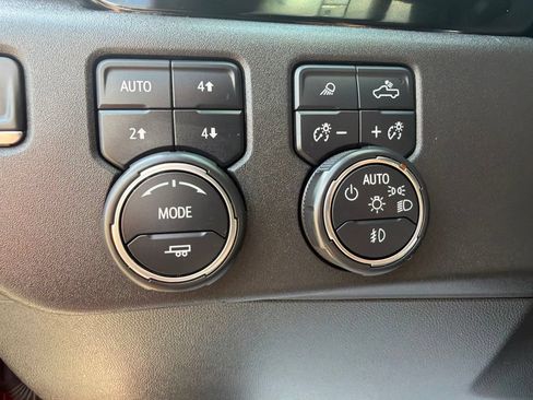 Used 2022 Chevrolet Silverado 1500 LT Trail Boss w/ Convenience Package II AWD/4WD image 13