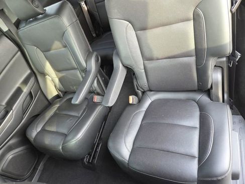 Used 2017 GMC Acadia SLT image 28