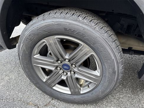 Used 2020 Ford F150 XLT w/ Equipment Group 302A Luxury image 18