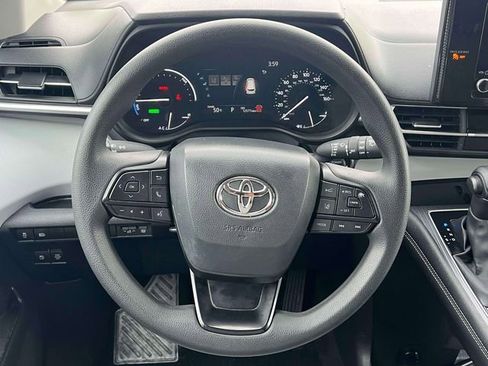 Certified 2025 Toyota Sienna LE w/ LE Plus Package AWD/4WD image 16