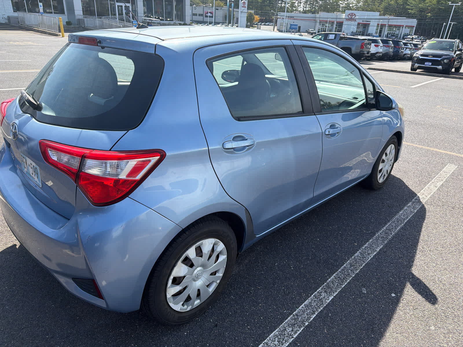 Used 2018 Toyota Yaris L FWD image 3