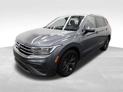 Used 2024 Volkswagen Tiguan SE image 4