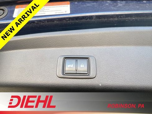 Used 2025 Mitsubishi Outlander SEL image 11