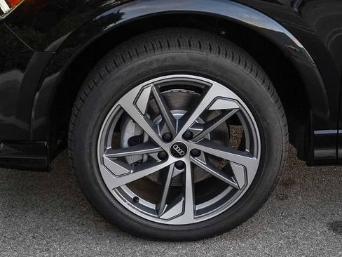New 2025 Audi Q3 2.0T Premium image 10