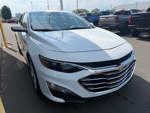 Used 2024 Chevrolet Malibu LT FWD image 2