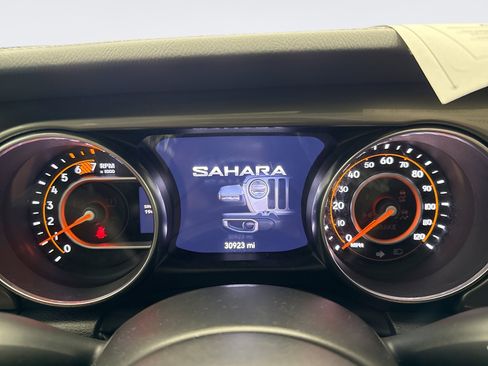 Used 2023 Jeep Wrangler Unlimited Sahara image 13