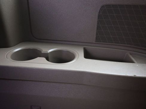 Used 2014 Chrysler Town & Country Touring image 34