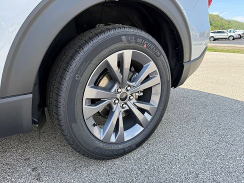 New 2026 Ford Explorer Active w/ Active Comfort Package AWD/4WD image 15