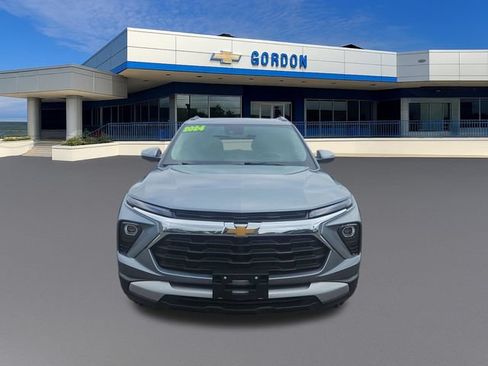 Used 2024 Chevrolet TrailBlazer LT w/ Convenience Package AWD/4WD image 9