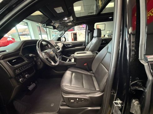Used 2022 Chevrolet Suburban LT w/ LT Signature Plus Package AWD/4WD image 32