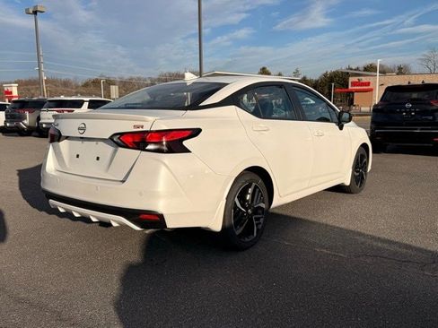 New 2025 Nissan Versa SR w/ Trunk Package image 5
