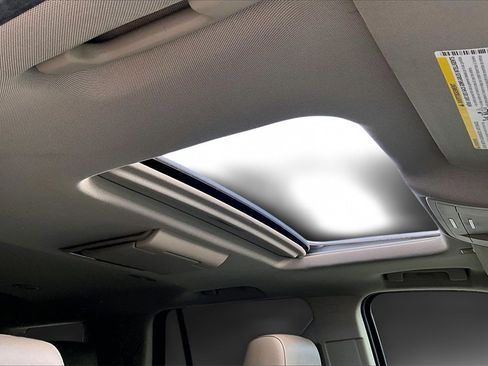 Used 2018 Chevrolet Tahoe Premier image 28