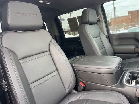 Used 2023 GMC Sierra 3500 Denali image 16