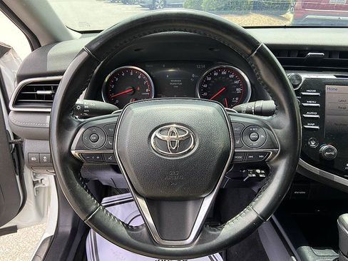 Used 2020 Toyota Camry XSE FWD image 13