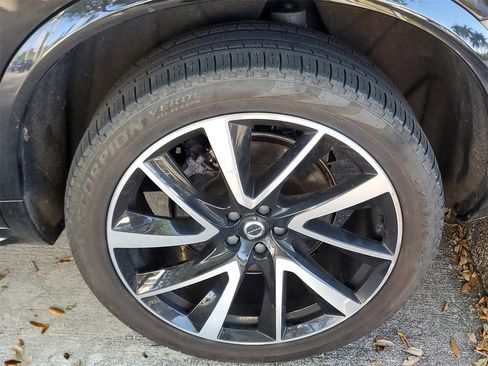 Certified 2023 Volvo XC90 B5 Plus w/ Protection Package Premier image 4