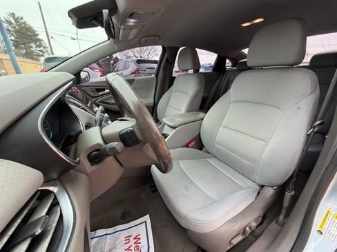 Used 2017 Chevrolet Malibu LT w/ Driver Confidence Package image 10