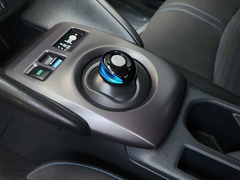Used 2025 Nissan Leaf S FWD image 30