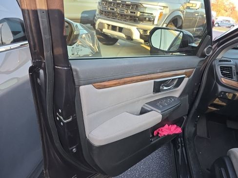 Used 2018 Honda CR-V EX image 11