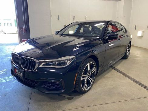 Used 2018 BMW 750i xDrive AWD/4WD image 3
