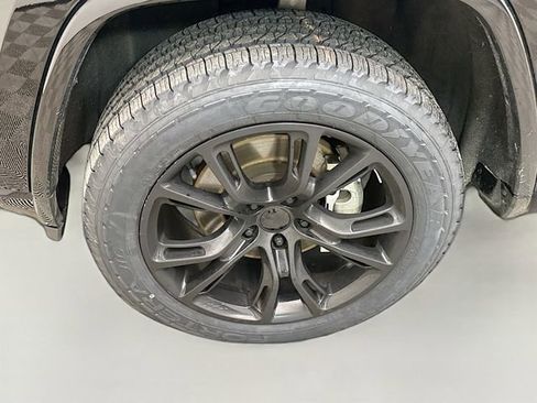 Used 2021 Jeep Grand Cherokee Overland image 34