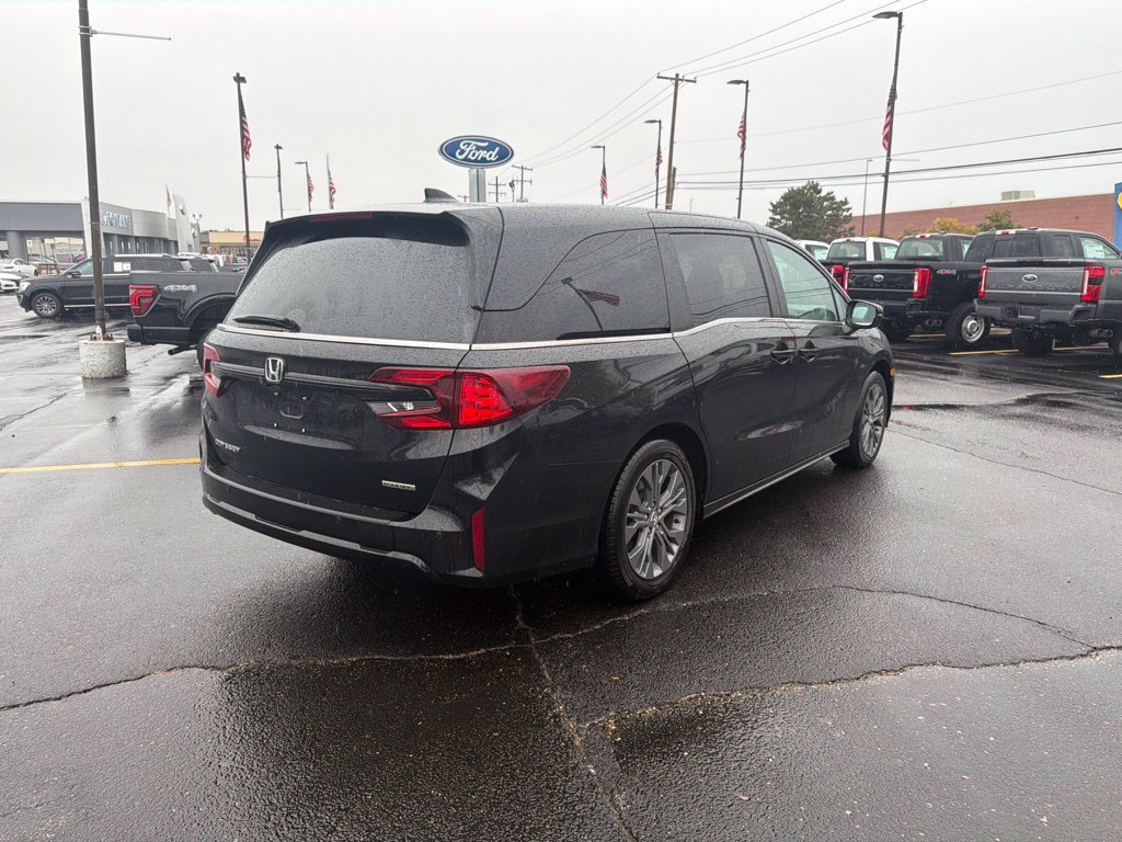 Used 2025 Honda Odyssey Touring image 5