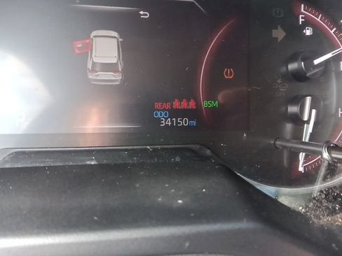 Used 2025 Toyota RAV4 XLE AWD/4WD image 9