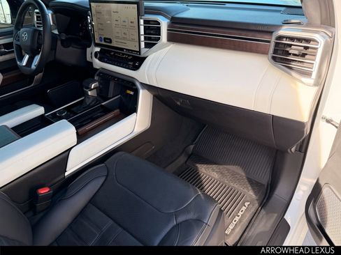 Used 2024 Toyota Sequoia Capstone image 11