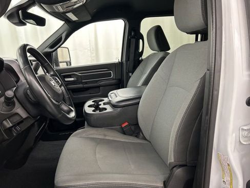 Used 2024 RAM 3500 Big Horn AWD/4WD image 3