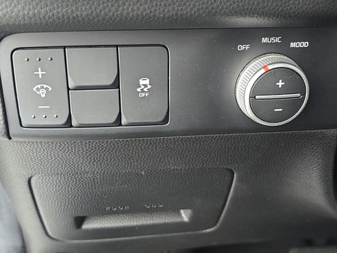 Used 2016 Kia Soul + w/ Audio Package FWD image 24