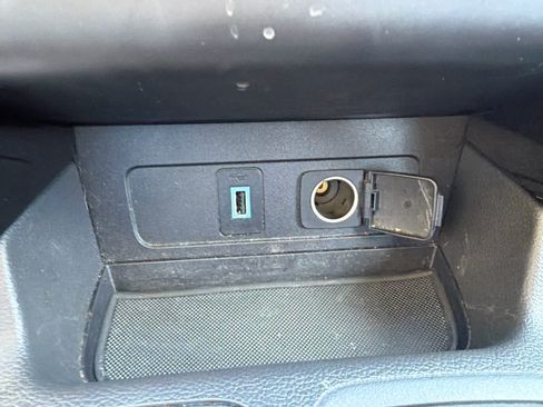 Used 2018 Ford Escape Titanium FWD image 19