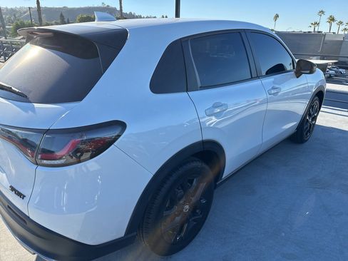 Used 2023 Honda HR-V Sport image 7