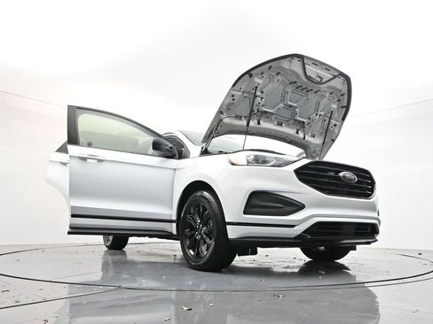 Used 2024 Ford Edge SE w/ Black Appearance Package image 31