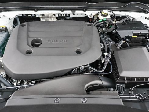 New 2026 Volvo XC40 B4 Core w/ Climate Package image 36