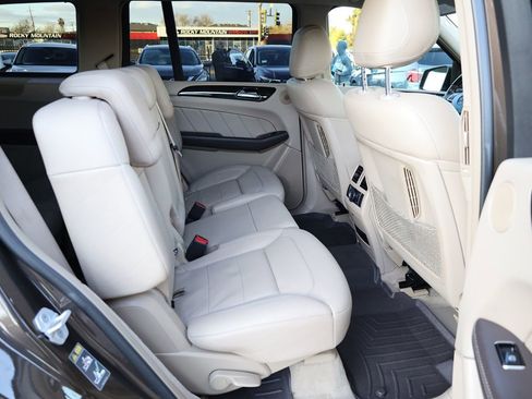 Used 2015 Mercedes-Benz GL 450 4MATIC w/ Driver Assistance Package image 18