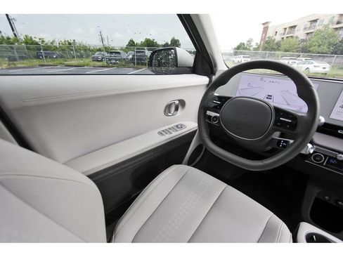 Used 2023 Hyundai Ioniq 5 SEL RWD image 9