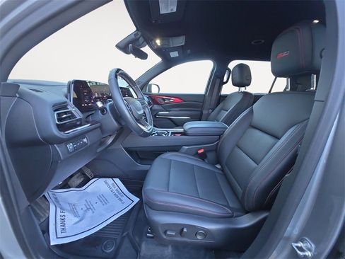 Certified 2024 Chevrolet Traverse Z71 w/ Enhanced Driving Package image 9