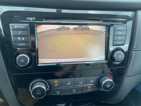 Used 2018 Nissan Rogue S AWD/4WD image 24
