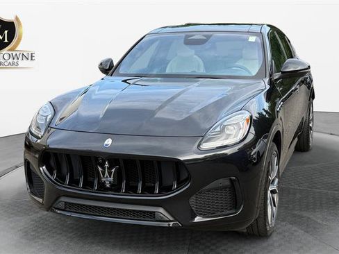 Used 2023 Maserati Grecale Modena AWD/4WD image 1