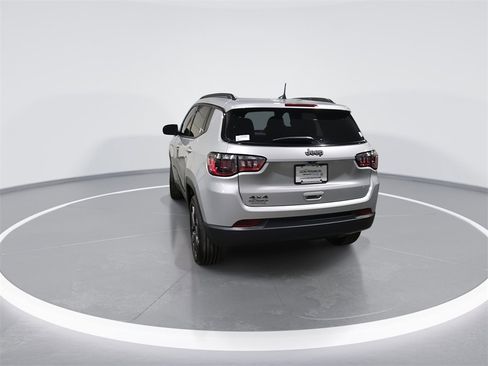 New 2026 Jeep Compass Latitude image 7