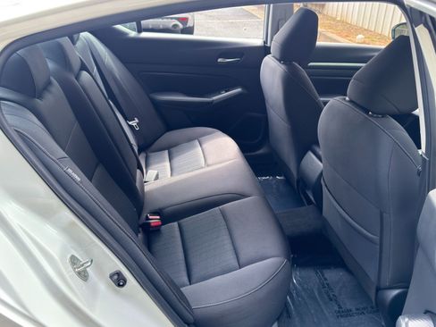 Used 2022 Nissan Altima 2.5 SV FWD image 32