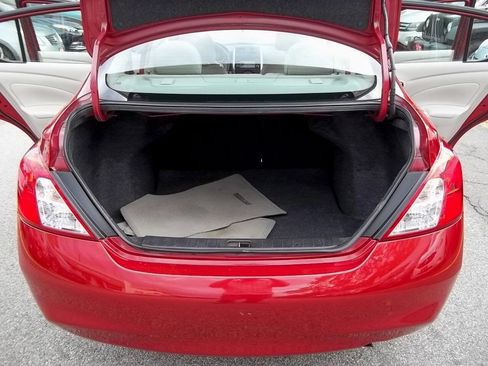 Used 2014 Nissan Versa SL w/ Tech Package image 27