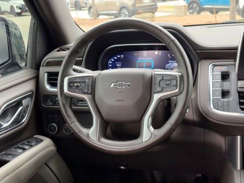Used 2023 Chevrolet Suburban Z71 w/ Luxury Package image 24