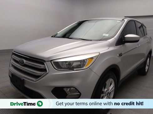 Used 2019 Ford Escape SE FWD image 1
