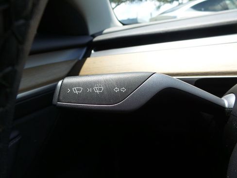 Used 2023 Tesla Model 3 Standard Range RWD image 29