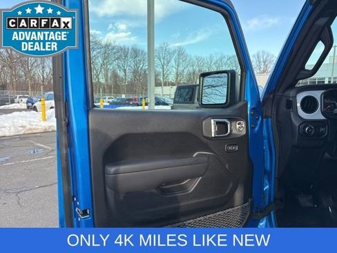 Used 2025 Jeep Wrangler Sport S image 39