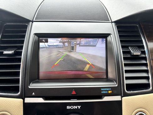 Used 2014 Ford Taurus Limited w/ Equipment Group 301A image 28