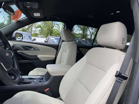 Used 2023 Chevrolet Traverse LS w/ Safety Package FWD image 13