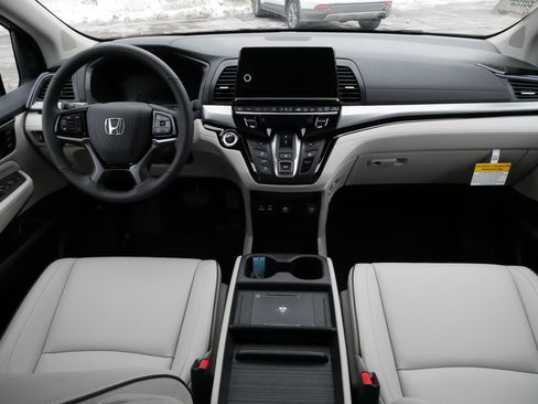 Certified 2026 Honda Odyssey Touring image 10