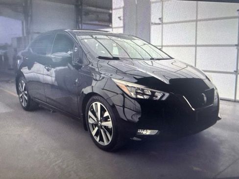 Used 2020 Nissan Versa SR FWD image 20